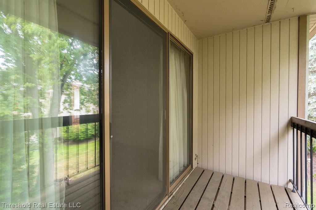23231 Farmington Road Farmington, MI 48336 - Photo 38 of 53
