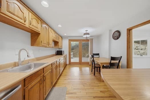 165 R Green Street Stoneham, MA 02180 - Photo 5 of 40