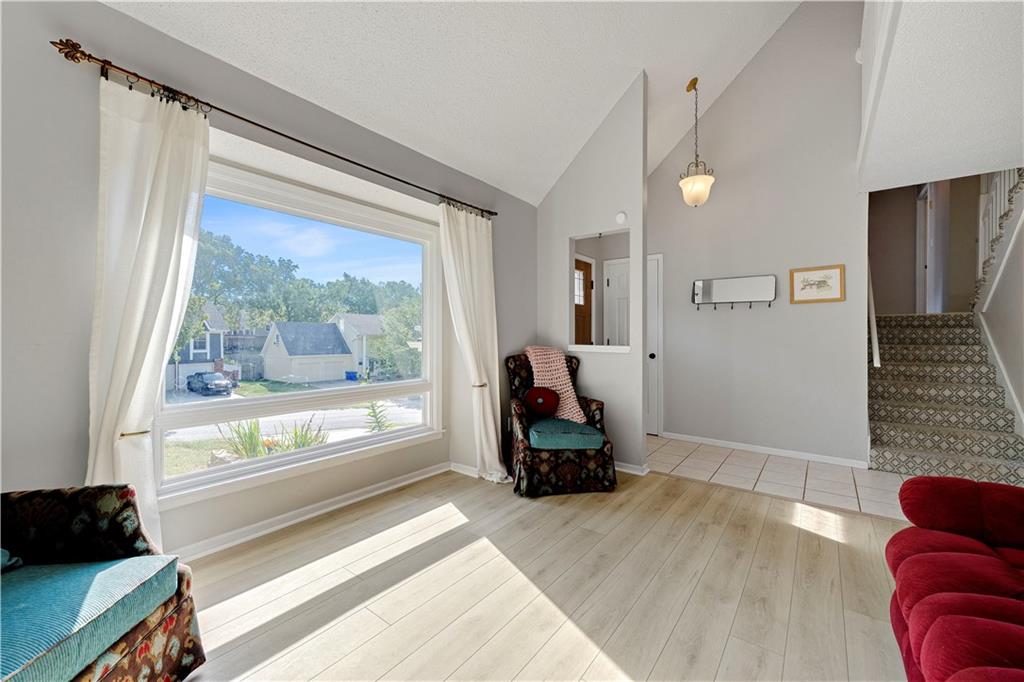 7910 Rene Street Lenexa, KS 66215 - Photo 7 of 38 Gallery Image 7