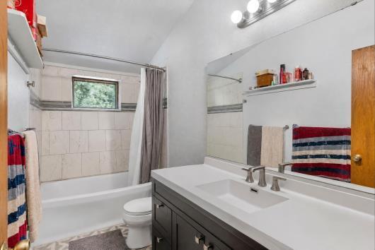 4607 Reforestation Road Suamico, WI 54313 - Photo 31 of 37 Primary Bathroom