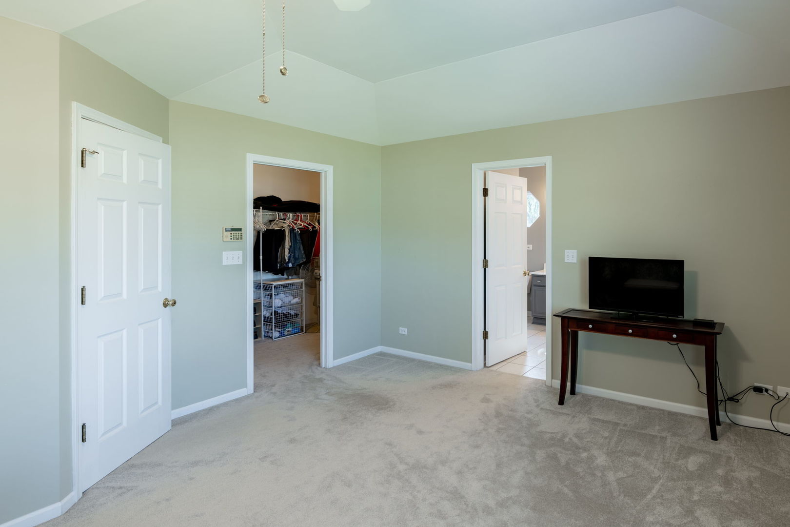 3040 Wagner Road Aurora, IL 60502 - Photo 16 of 37 a view of room with walk in closet and bedroom view