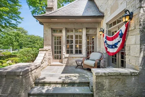 $3,049,000 | 654 Pine Street, Winnetka, IL 60093