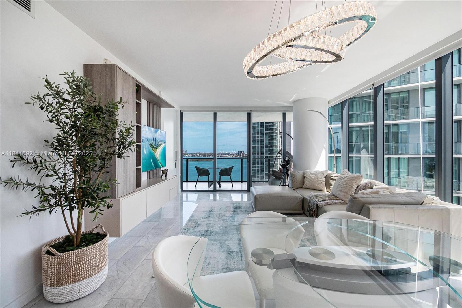 650 Northeast 32nd Street, Unit 2101 Miami, FL 33137 - Photo 16 of 62