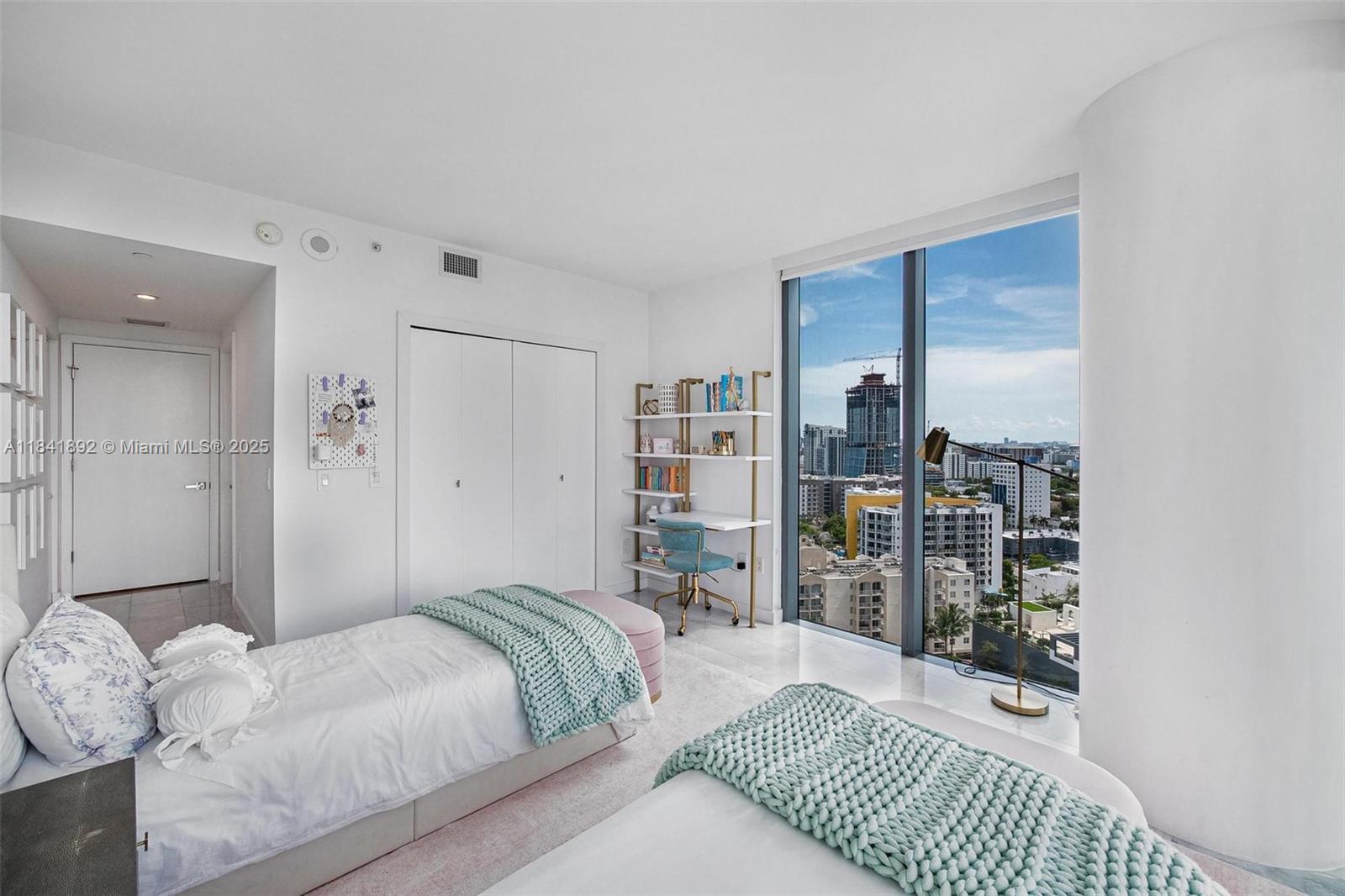 650 Northeast 32nd Street, Unit 2101 Miami, FL 33137 - Photo 32 of 62