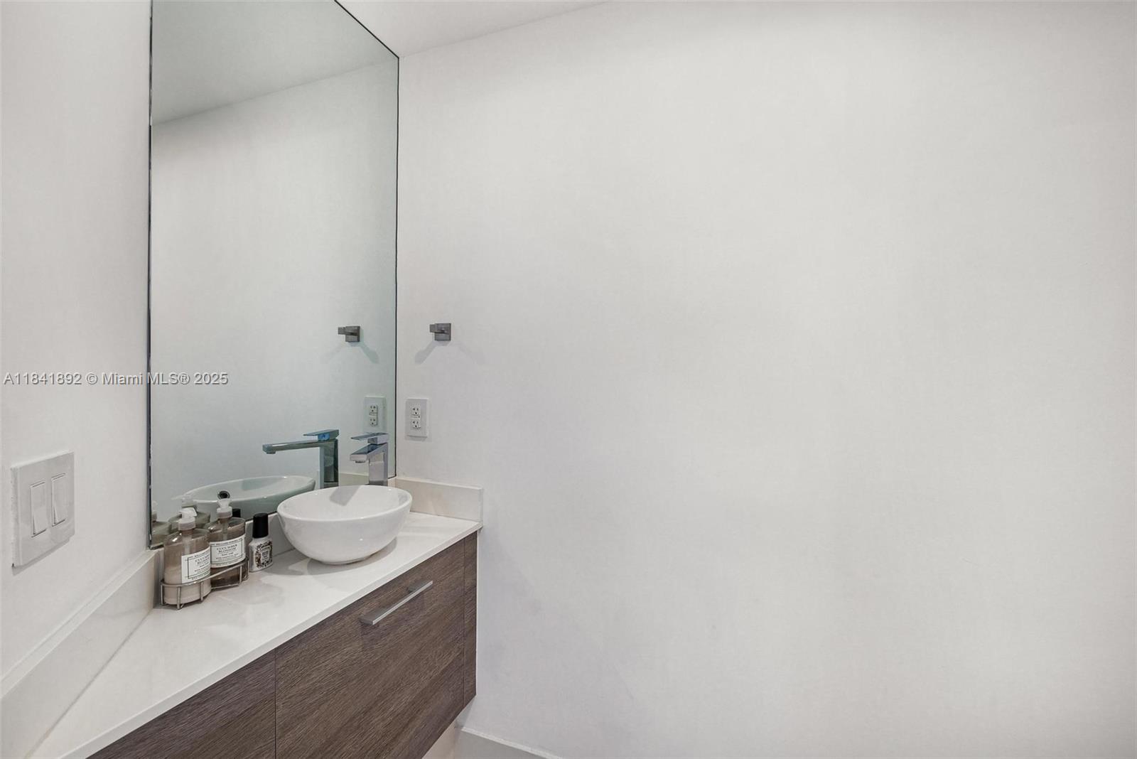 650 Northeast 32nd Street, Unit 2101 Miami, FL 33137 - Photo 40 of 62