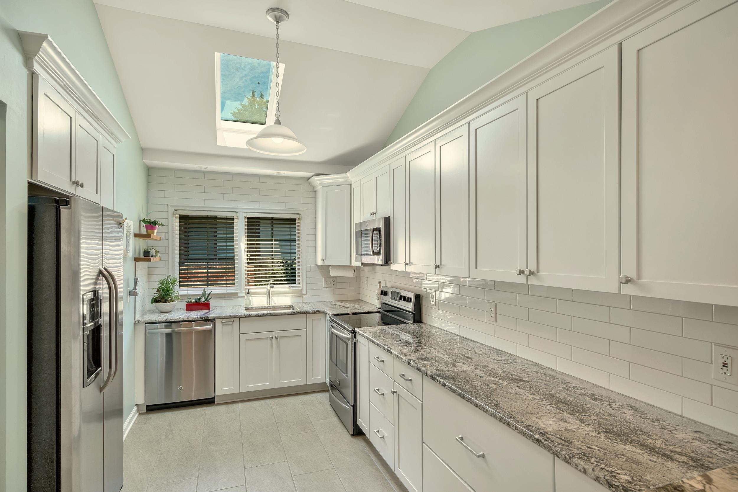 1038 Hawthorne Road Grosse Pointe, MI 48236 - Photo 22 of 61 50180839-090c5766-43bc-4d4e-a333-90d913280278.JPG