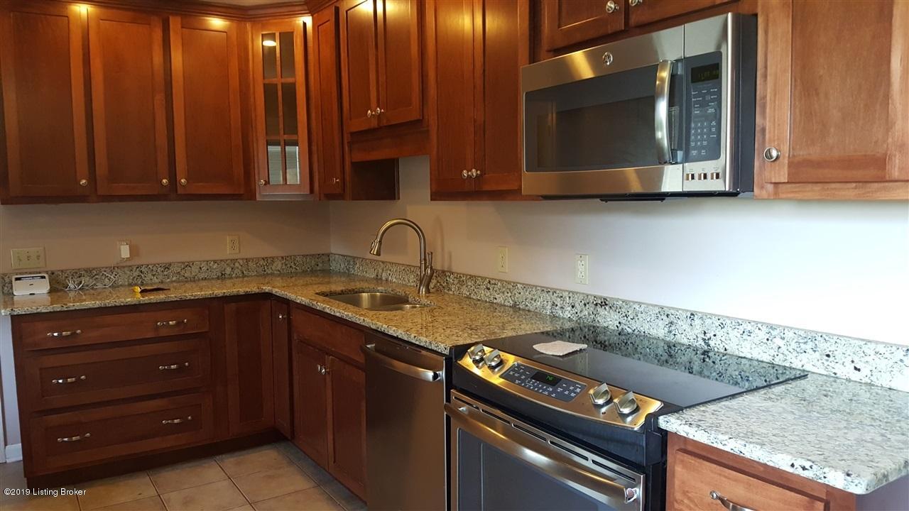 3255 Lawrenceburg Road Bloomfield, KY 40008 - Photo 10 of 36 10043473-8