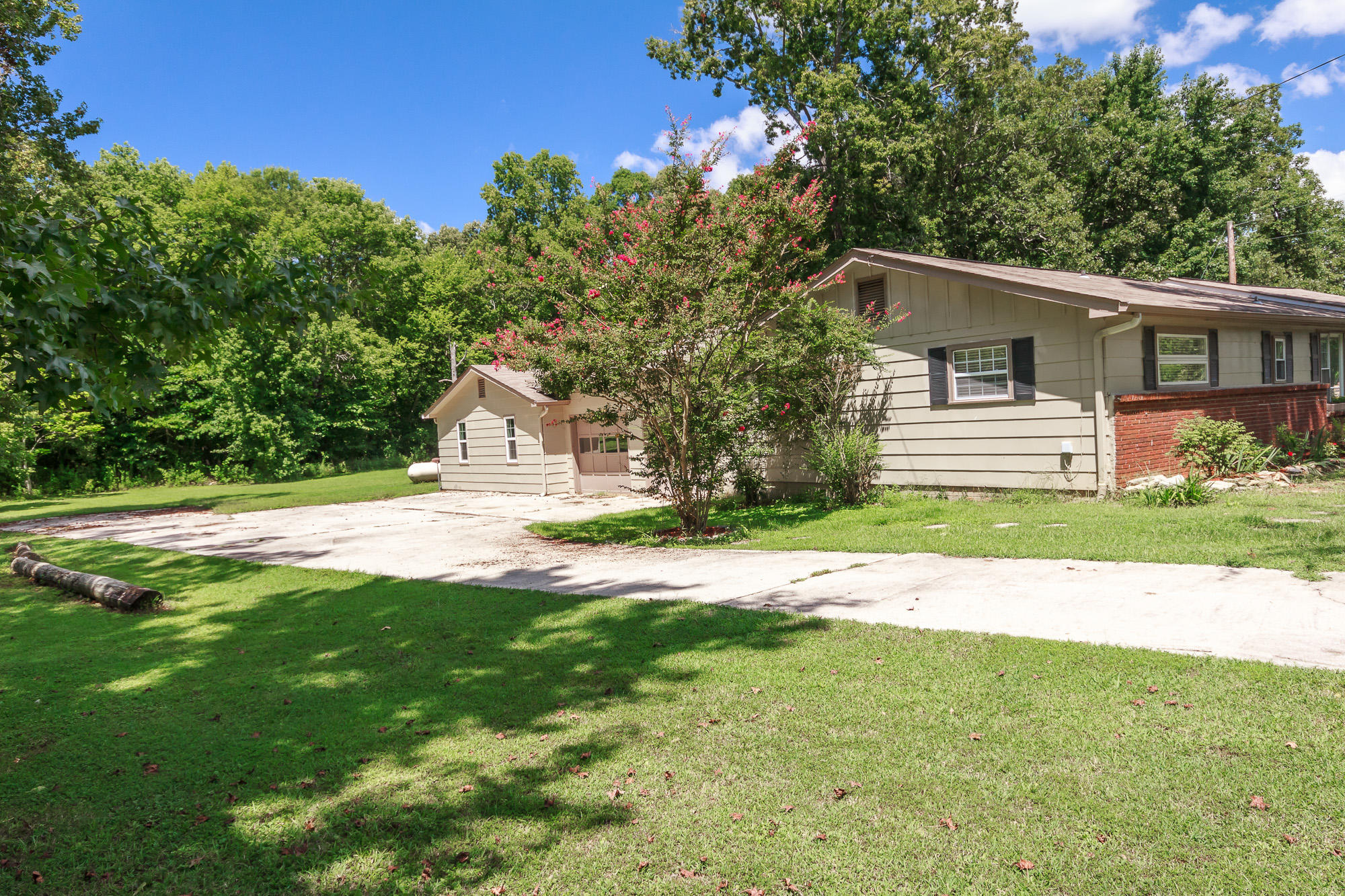 6315 Ooltewah Georgetown Road Ooltewah, TN 37363 - Photo 2 of 36 extfront_3