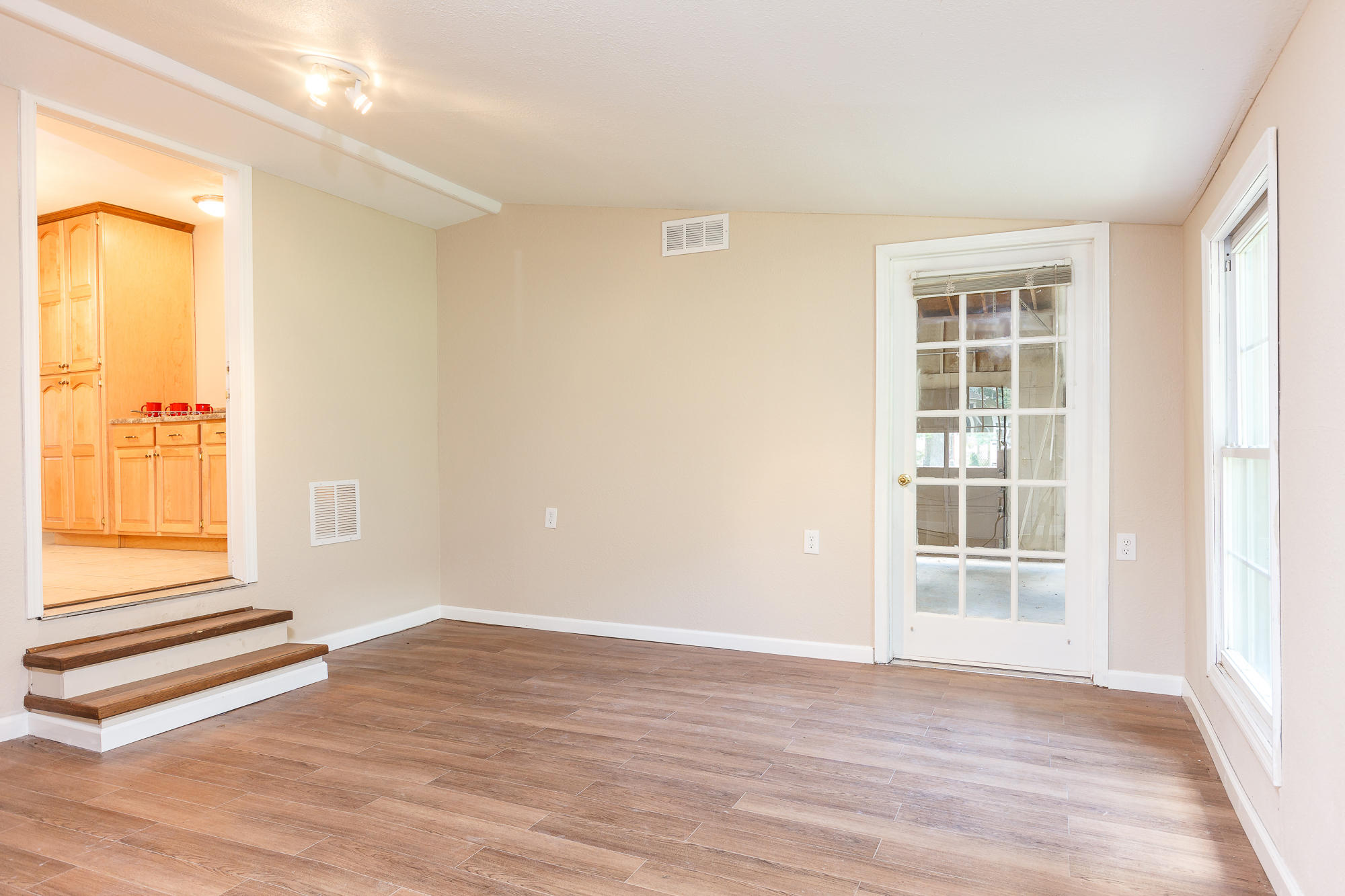 6315 Ooltewah Georgetown Road Ooltewah, TN 37363 - Photo 27 of 36 sunroom_3