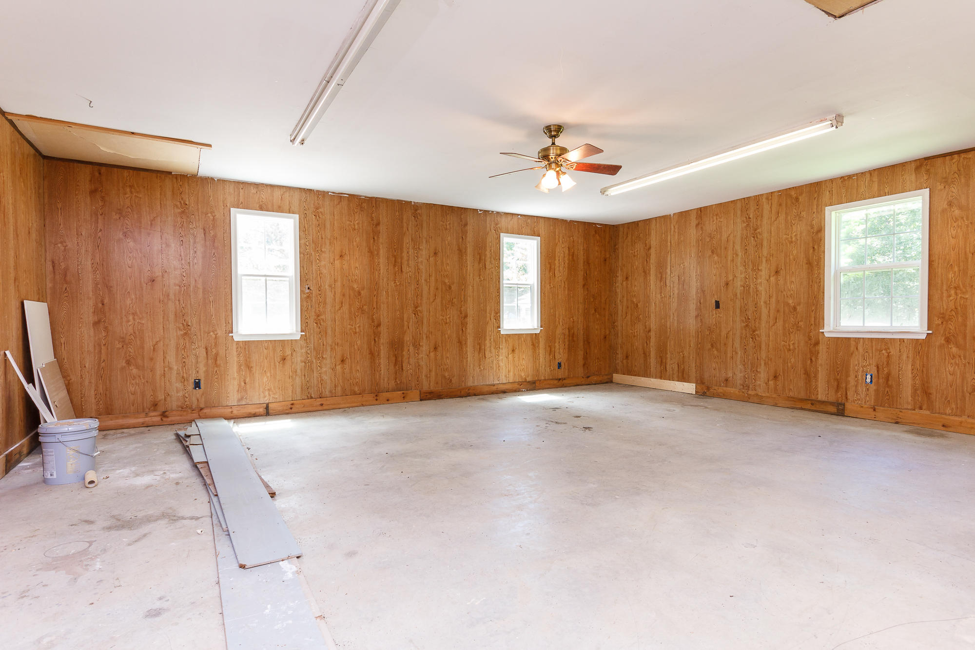 6315 Ooltewah Georgetown Road Ooltewah, TN 37363 - Photo 29 of 36 garage_2