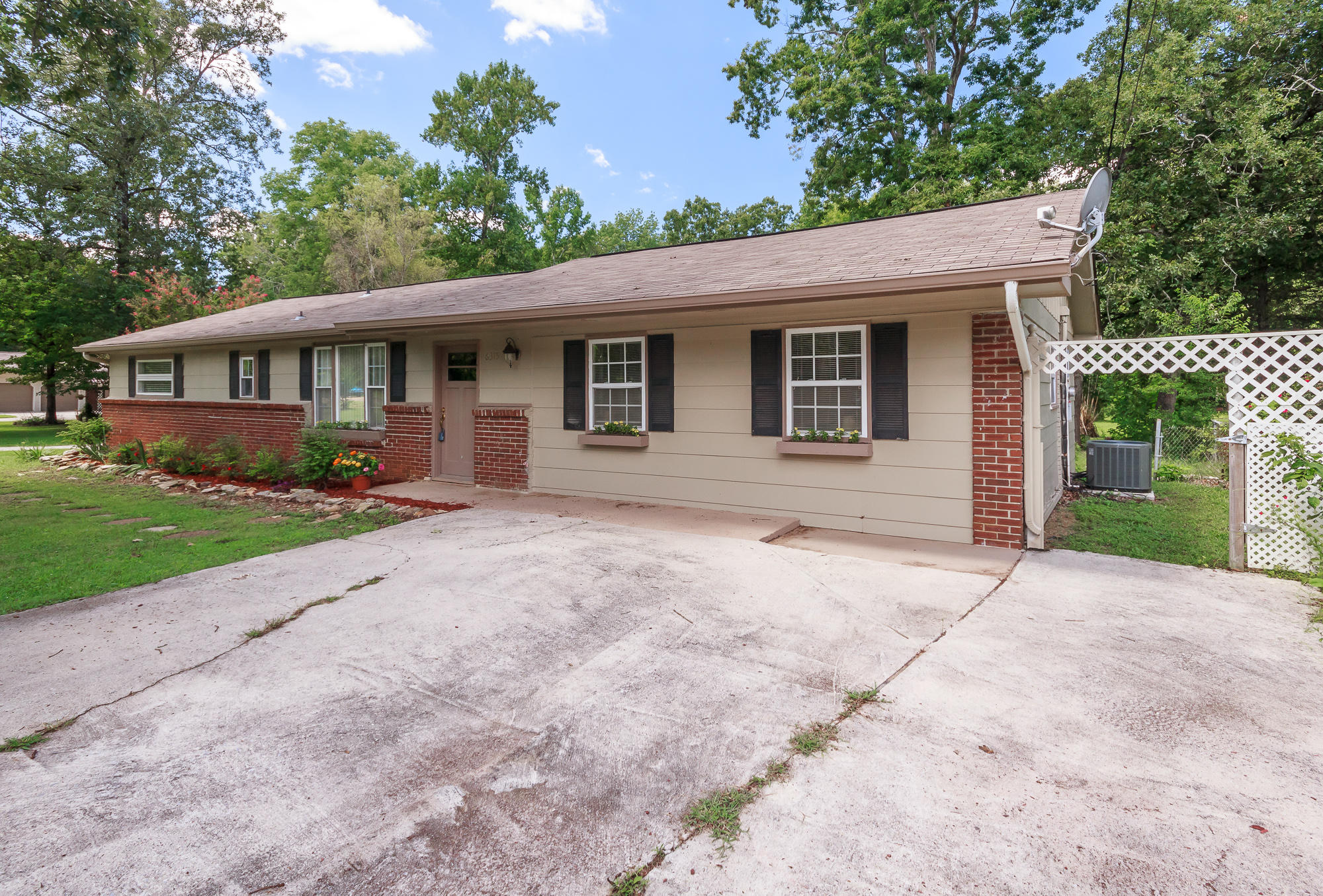 6315 Ooltewah Georgetown Road Ooltewah, TN 37363 - Photo 35 of 36 extfront_5