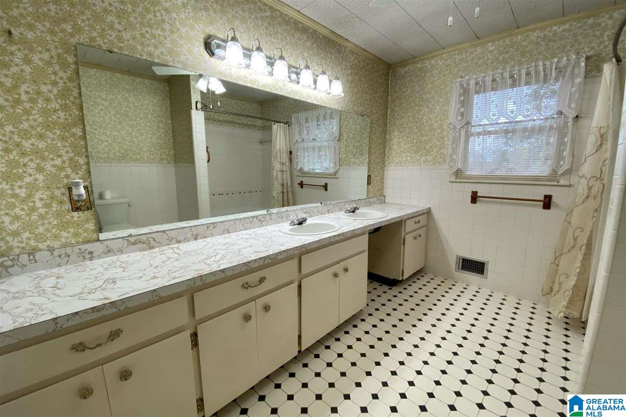 1103 Alexandria Road Weaver, AL 36277 - Photo 13 of 50