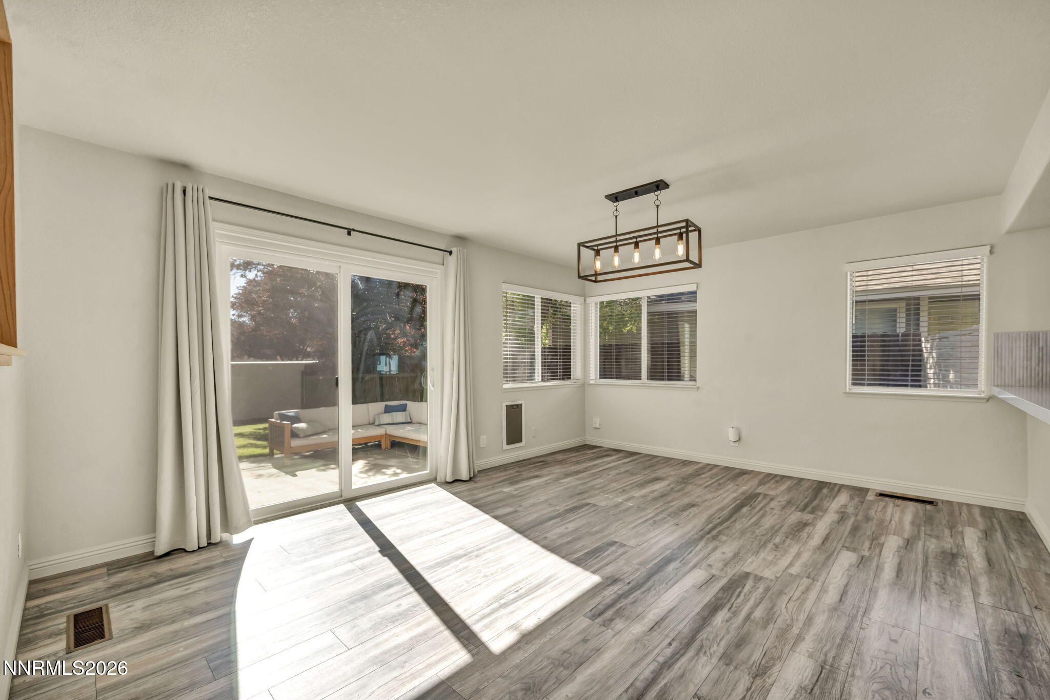 7554 Wheeldale Circle Reno, NV 89511 - Photo 9 of 39 15d