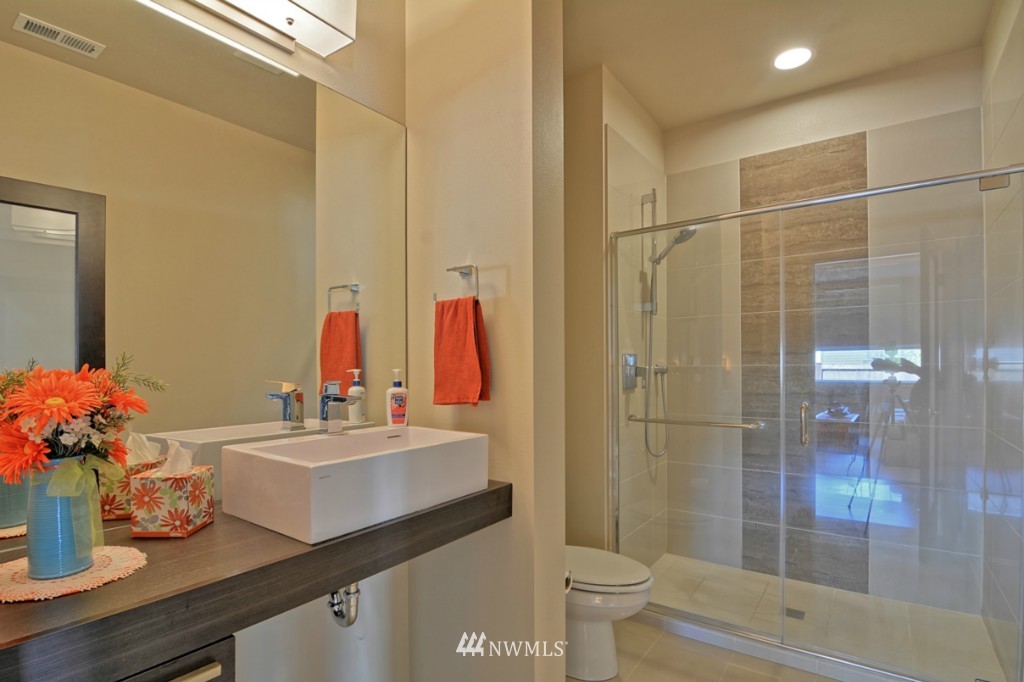 17101 39th Drive Southeast Bothell, WA 98012 - Photo 4 of 25 Gallery Image 4