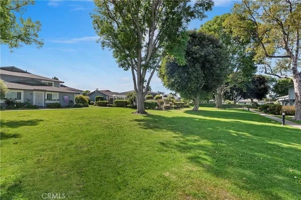 $565,000 | 16406 Vista Roma Circle, Unit 115, Huntington Beach, CA 92649