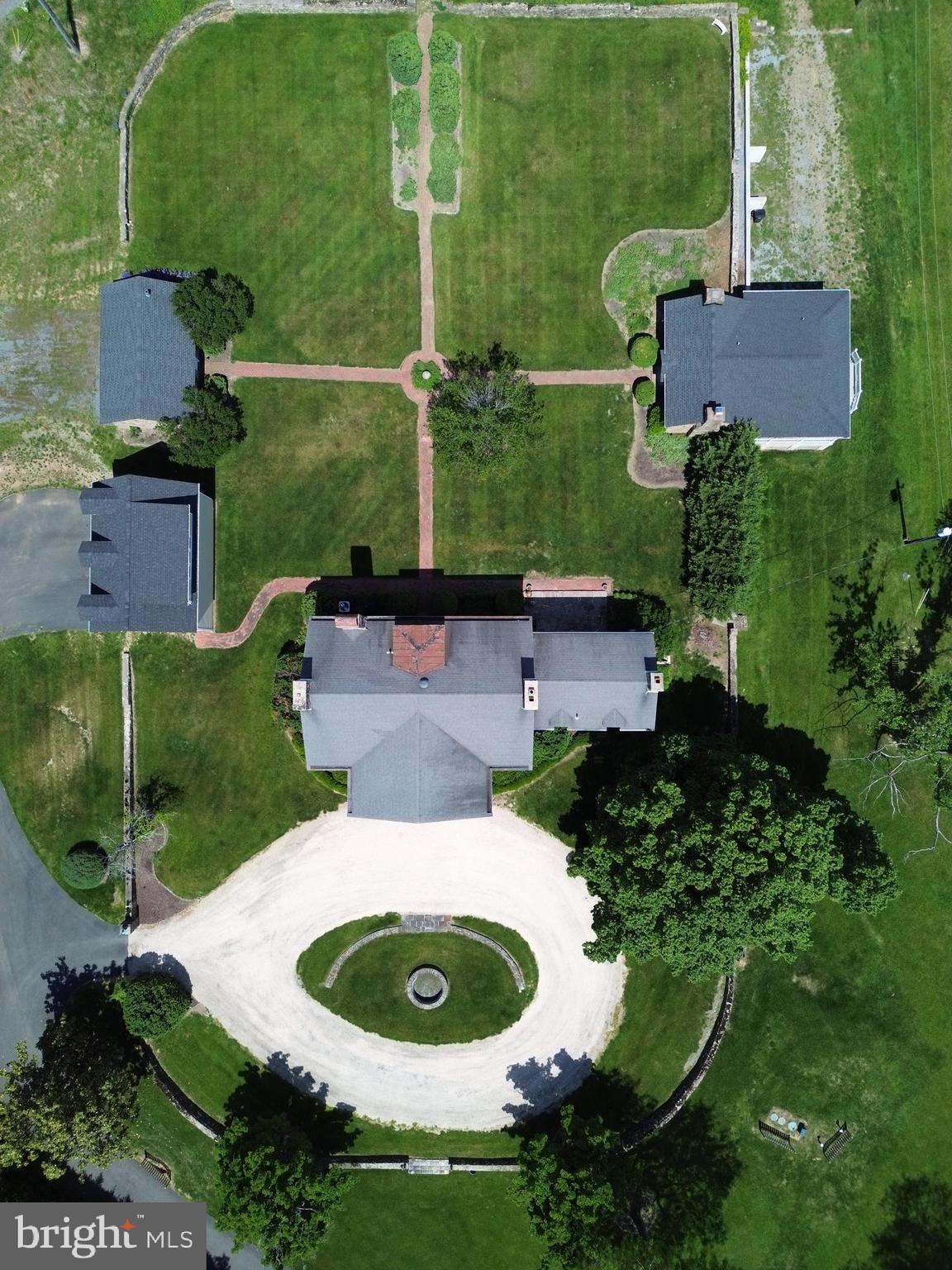 17781 Roxbury Hall Road Leesburg, VA 20175 - Photo 7 of 107 Courtyard View