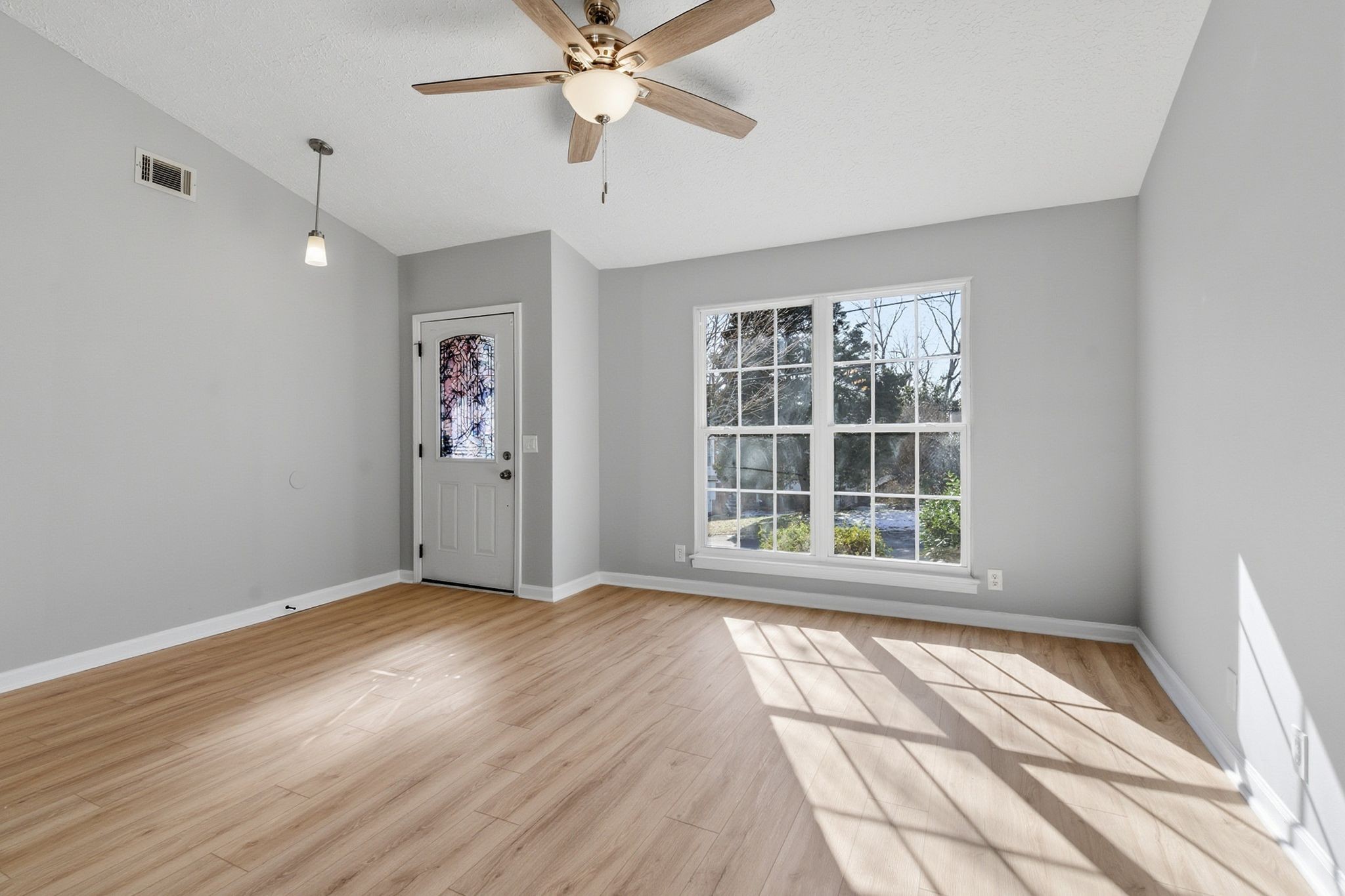 804 Bishopsgate Road Antioch, TN 37013 - Photo 6 of 32