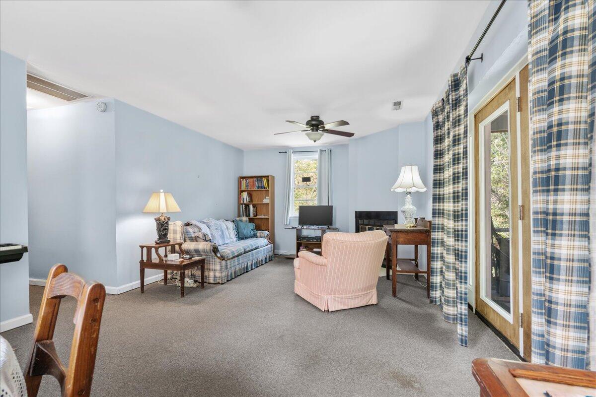 1335 North And South Road Charleston, SC 29412 - Photo 3 of 21 Living Room