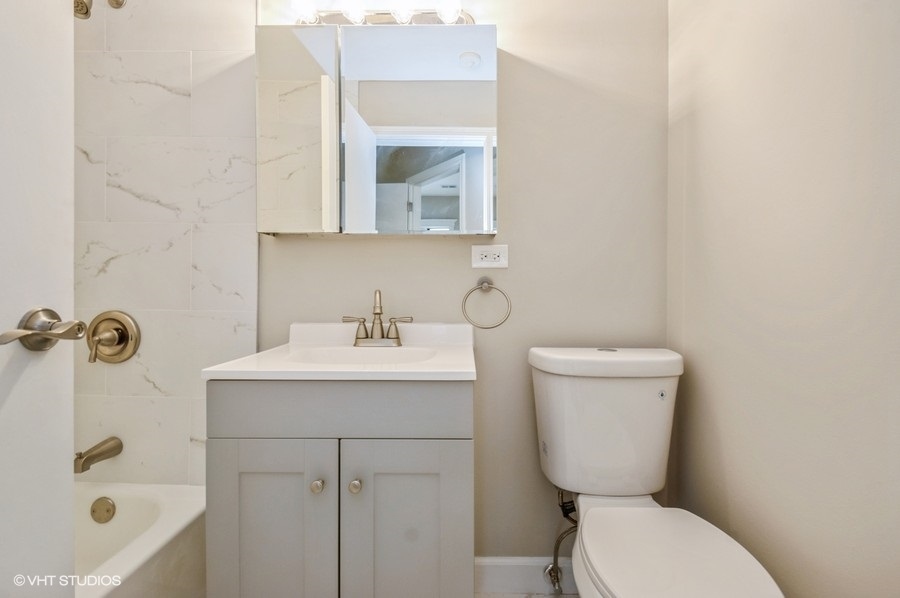 3909 North Sheridan Road, Unit 2H Chicago, IL 60613 - Photo 11 of 15 Gallery Image 11