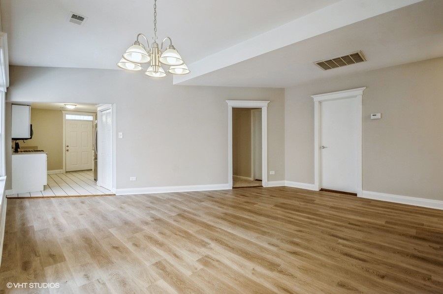 3909 North Sheridan Road, Unit 2H Chicago, IL 60613 - Photo 7 of 15 Gallery Image 7