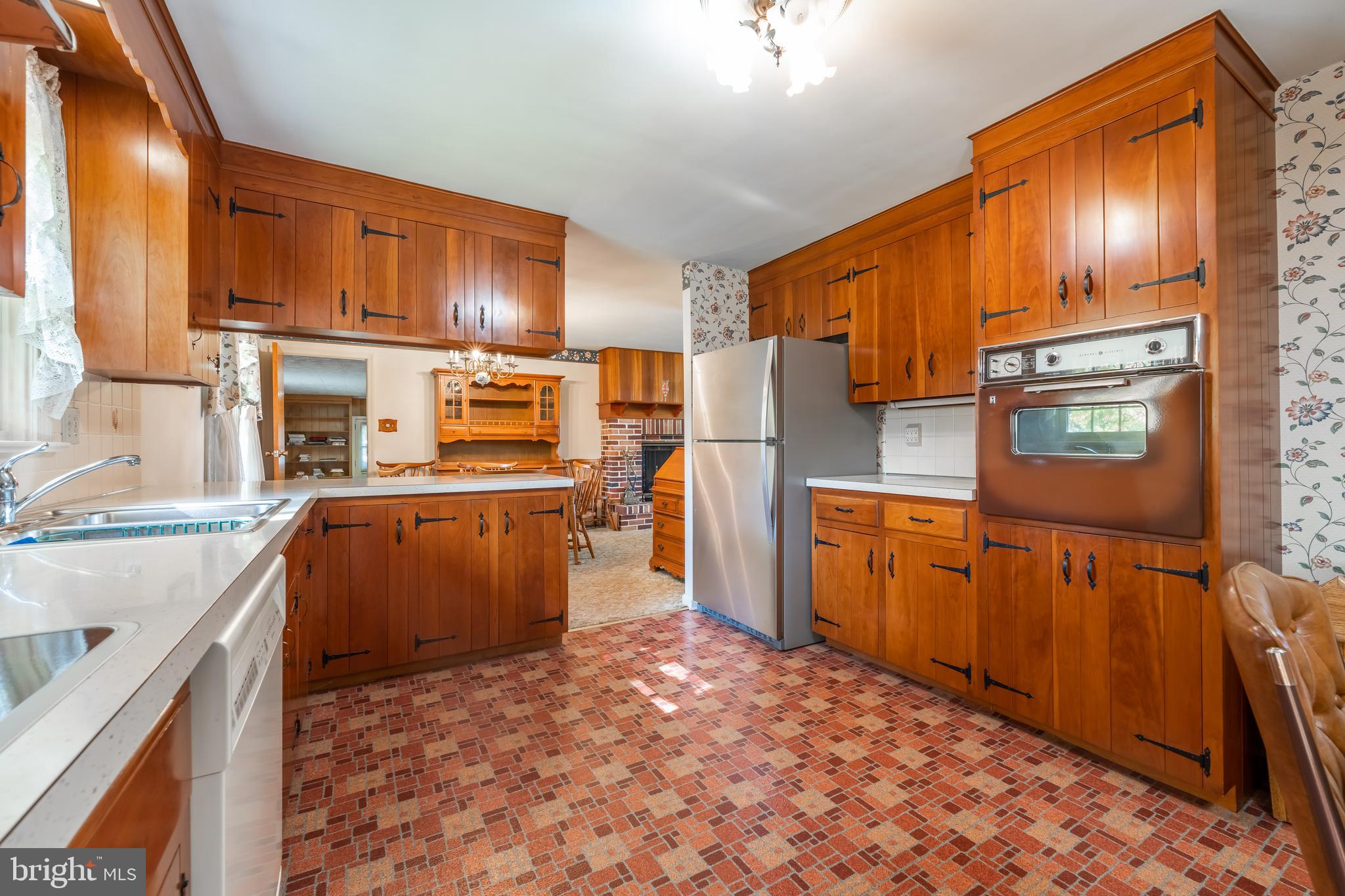 830 Store Road Harleysville, PA 19438 - Photo 3 of 36