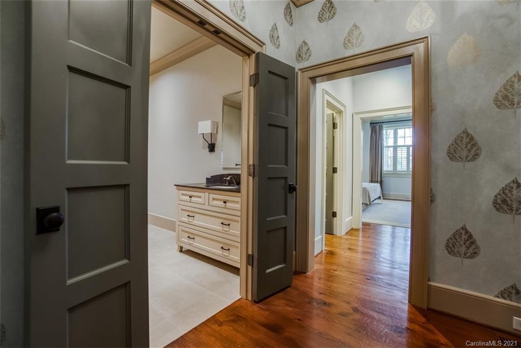 1950 Harris Road Charlotte, NC 28211 - Photo 12 of 48 Gallery Image 12