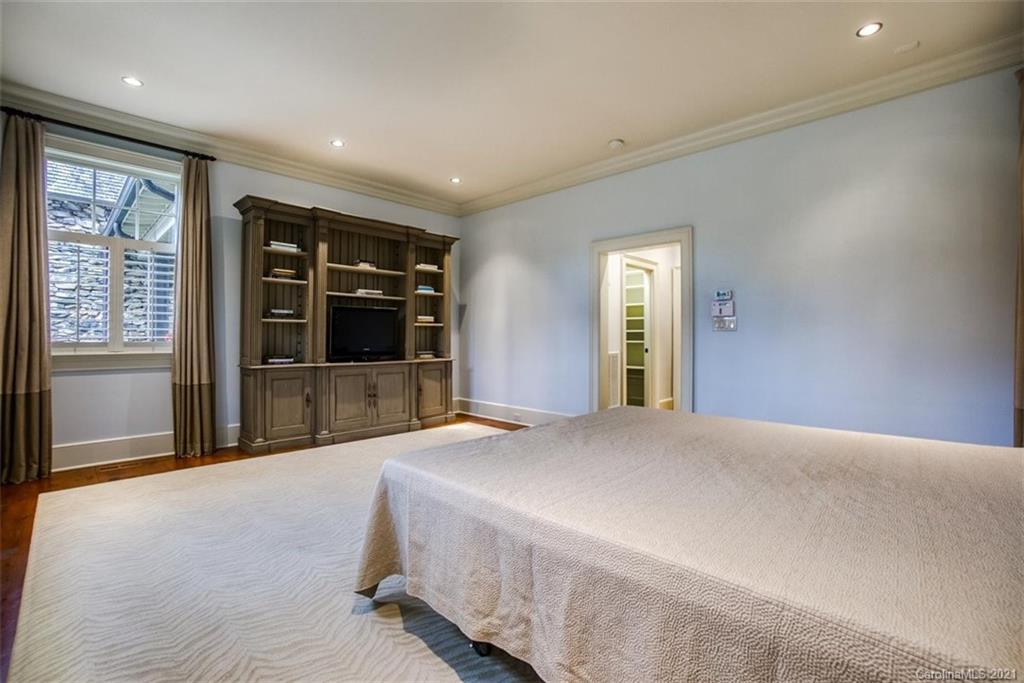 1950 Harris Road Charlotte, NC 28211 - Photo 17 of 48 Gallery Image 17