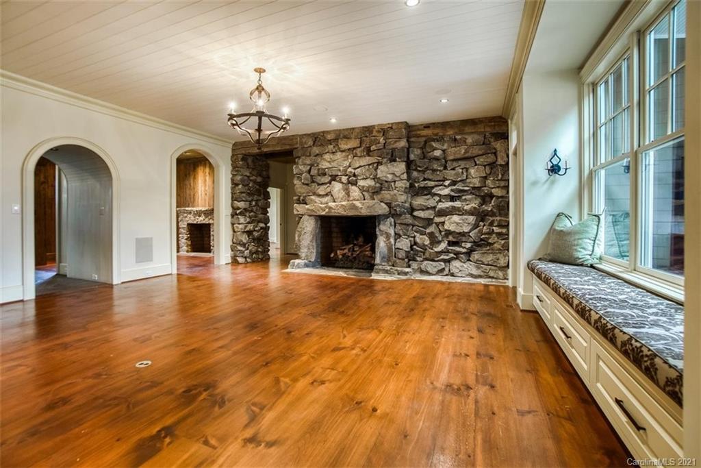1950 Harris Road Charlotte, NC 28211 - Photo 18 of 48 Gallery Image 18