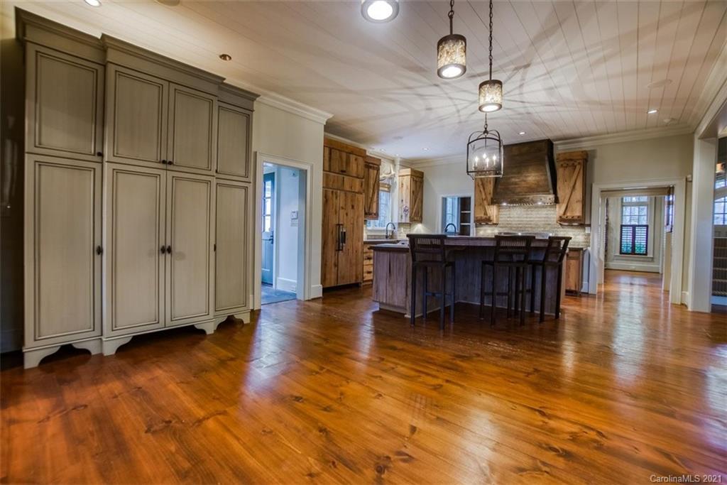 1950 Harris Road Charlotte, NC 28211 - Photo 21 of 48 Gallery Image 21