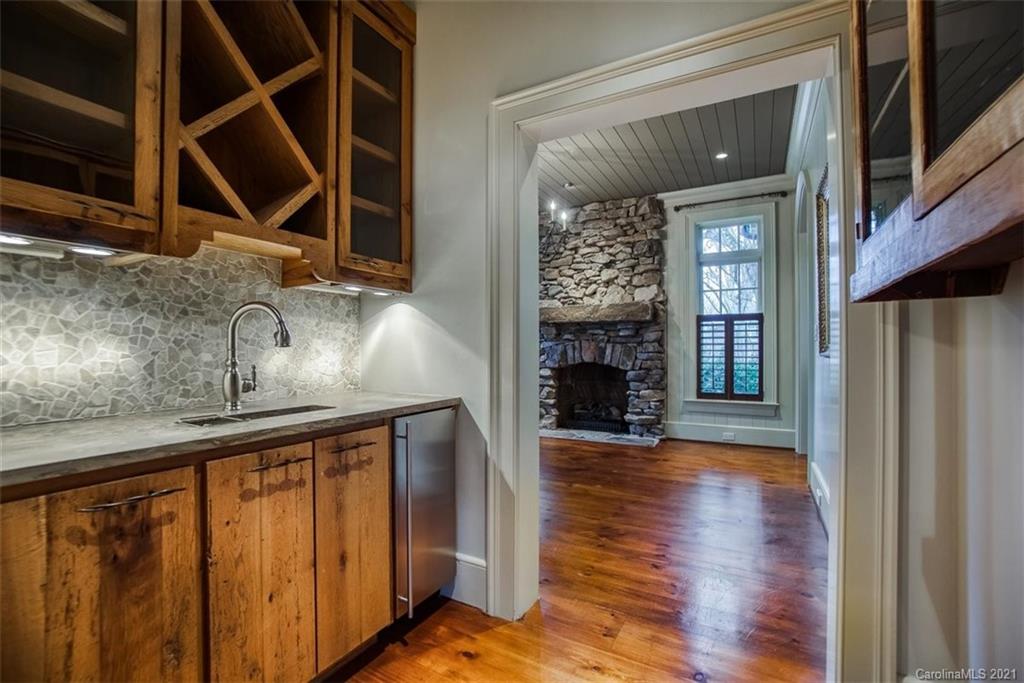 1950 Harris Road Charlotte, NC 28211 - Photo 27 of 48 Gallery Image 27