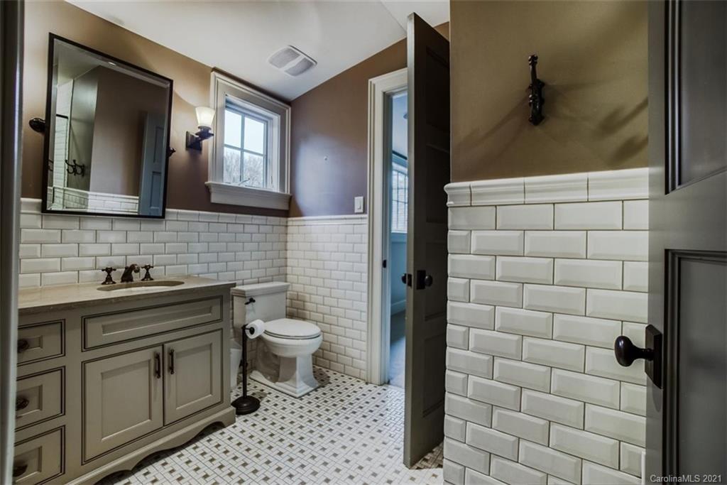 1950 Harris Road Charlotte, NC 28211 - Photo 34 of 48 Gallery Image 34