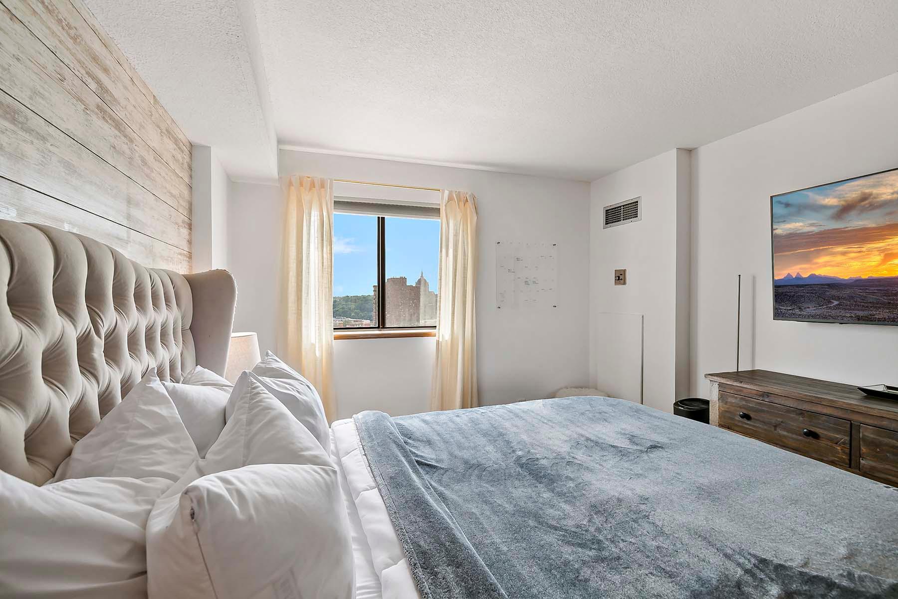 78 10th Street East, Unit 2004 St. Paul, MN 55101 - Photo 29 of 56