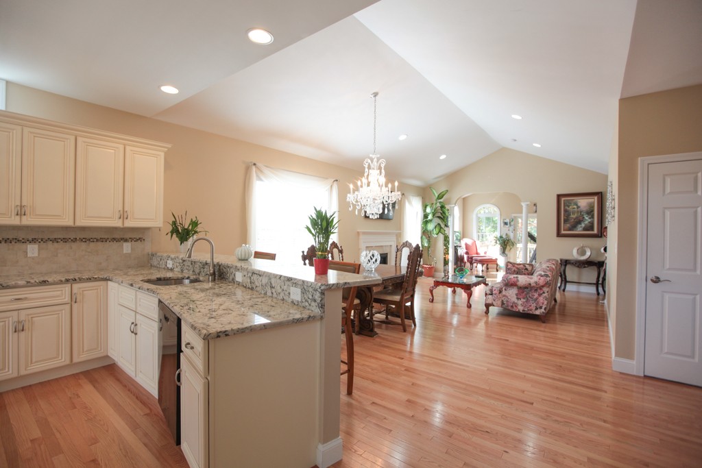18 Quarry Road, Unit 18 Londonderry, NH 03053 - Photo 5 of 30