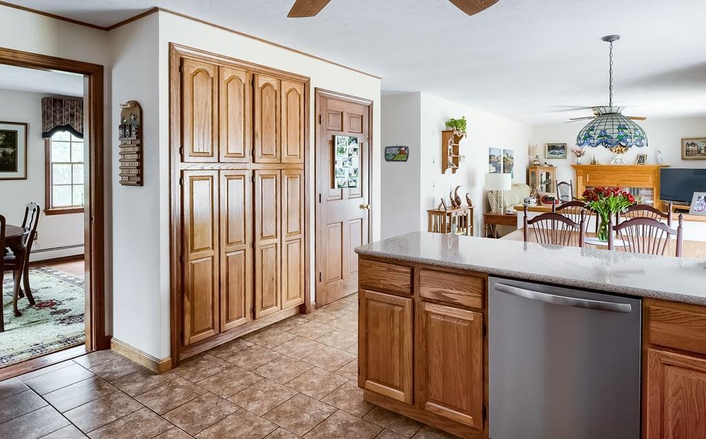 240 Charnock Hill Road Rutland, MA 01543 - Photo 5 of 39