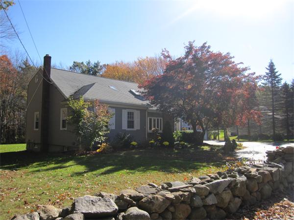 310 Maple Street Bellingham, MA 02019 - Photo 1 of 26 Gallery Image 1