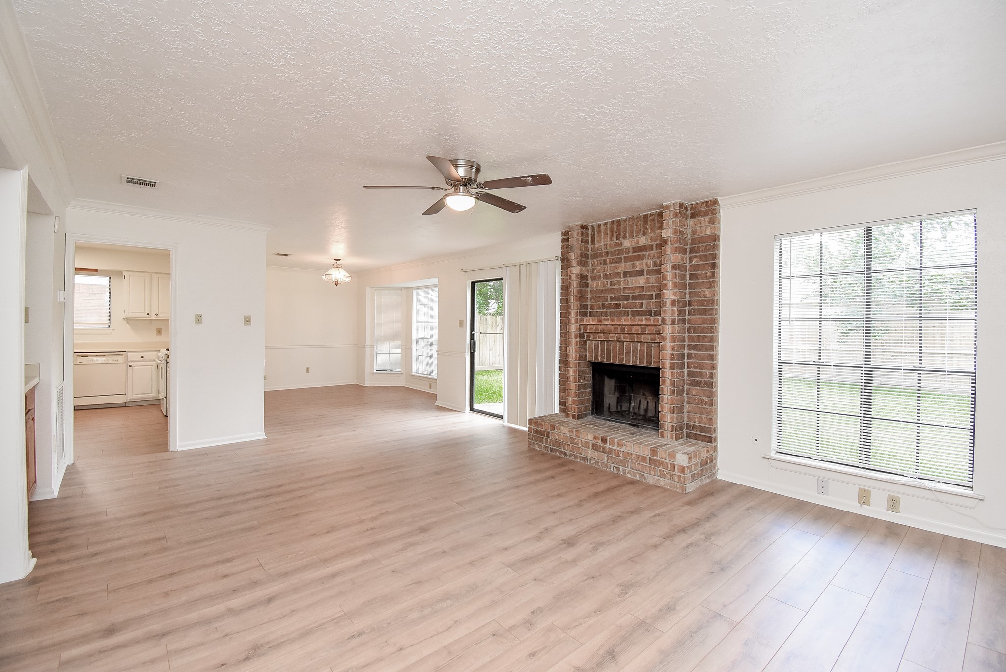 16202 Hickory Point Road Houston, TX 77095 - Photo 5 of 27 Gallery Image 5