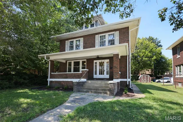 $250,000 | 401 South Buchanan Street, Edwardsville, IL 62025