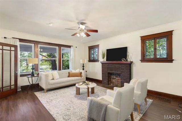 $250,000 | 401 South Buchanan Street, Edwardsville, IL 62025