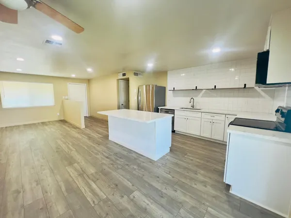 $2,350 | 4016 East Eugie Avenue, Phoenix, AZ 85032