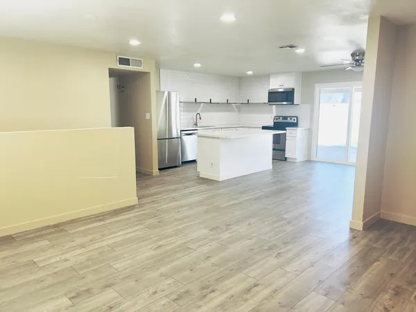 $2,350 | 4016 East Eugie Avenue, Phoenix, AZ 85032