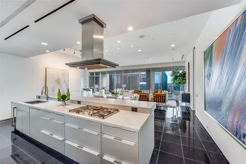 $1,650,000 | 1717 Arts Plaza, Unit 2107, Dallas, TX 75201