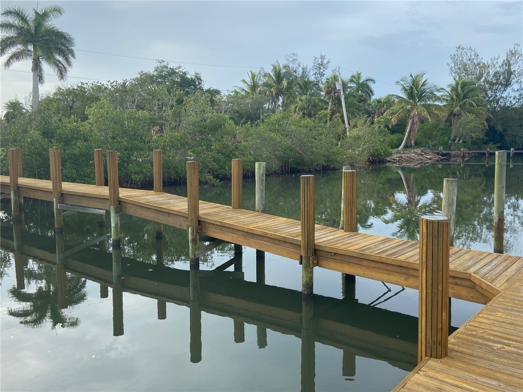 8550 Jungle Trail Vero Beach, FL 32963 - Photo 7 of 9