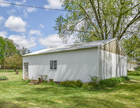 1201 Clarendon Road Quincy, MI 49082 - Photo 2 of 24 DSC_1162
