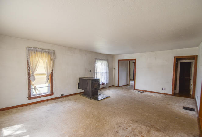 1201 Clarendon Road Quincy, MI 49082 - Photo 9 of 24 DSC_1107