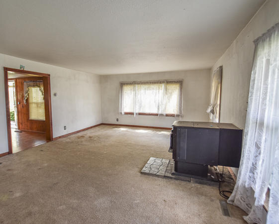 1201 Clarendon Road Quincy, MI 49082 - Photo 10 of 24 DSC_1111