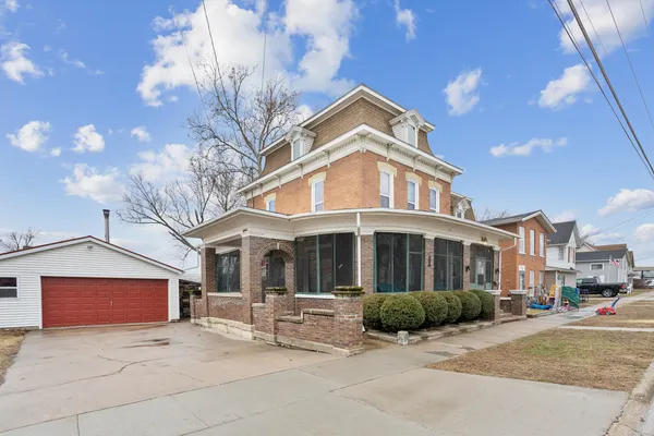 $199,900 | 512 Broad Street, Sabula, IA 52070