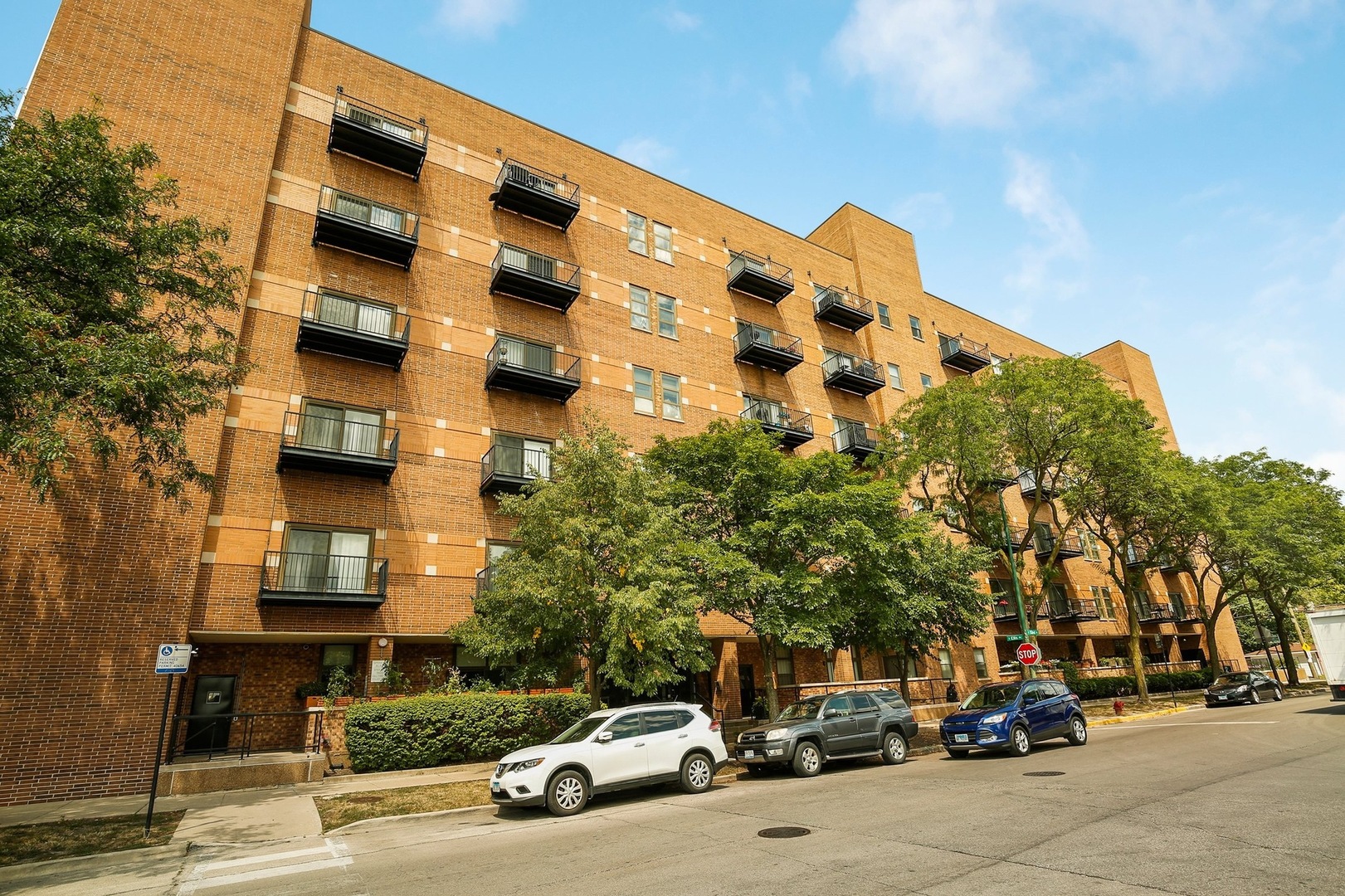 1000 East 53rd Street, Unit 218S Chicago, IL 60615 - Photo 1 of 29