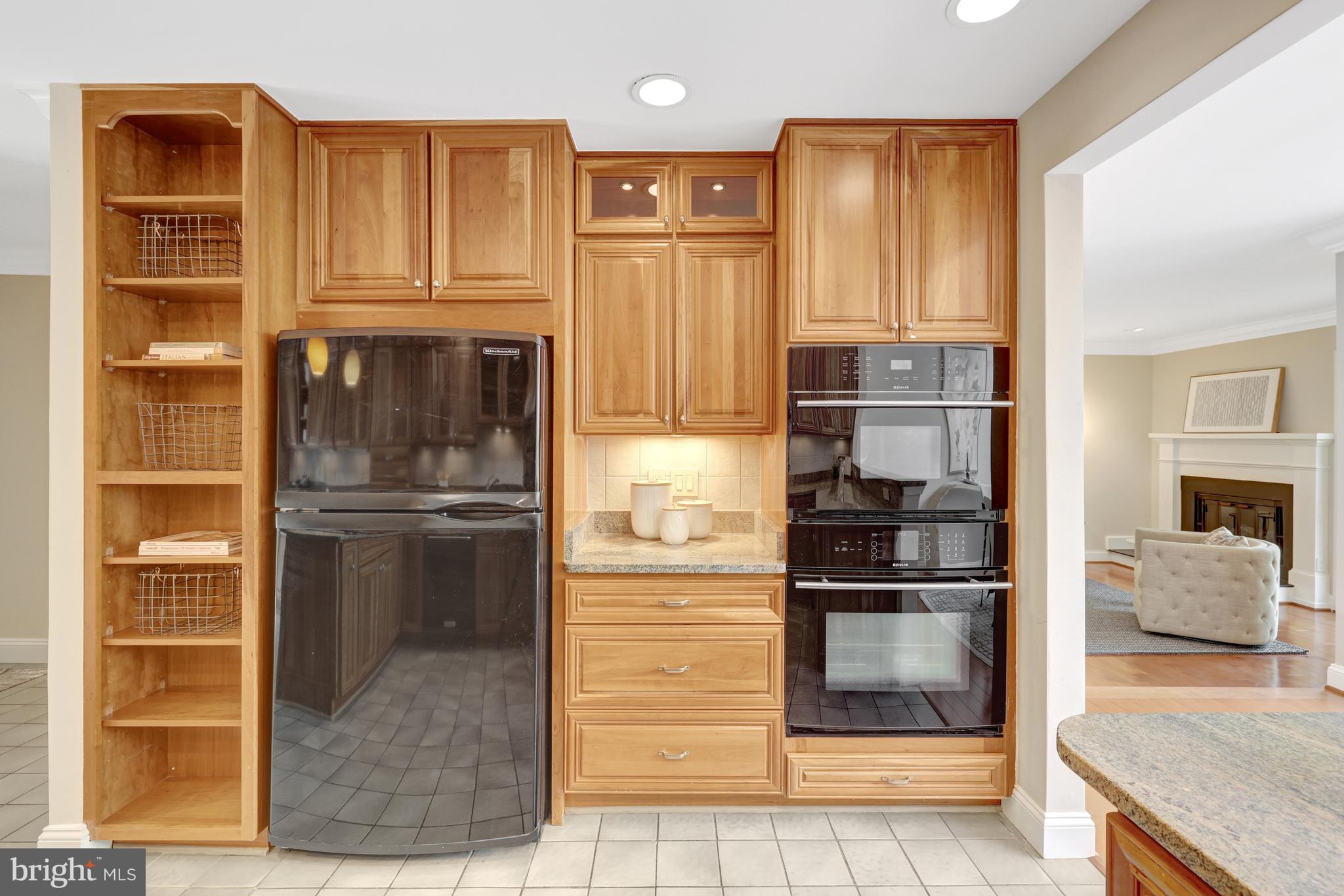 11064 Thrush Ridge Road Reston, VA 20191 - Photo 15 of 85 Great built-ins for cookbooks.