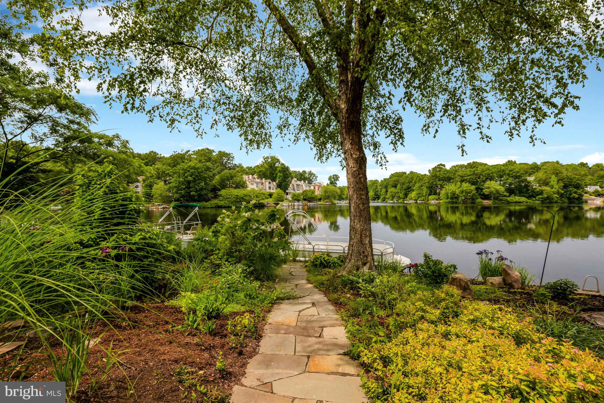 11064 Thrush Ridge Road Reston, VA 20191 - Photo 67 of 85 Lush landscaping and the stone walkway.