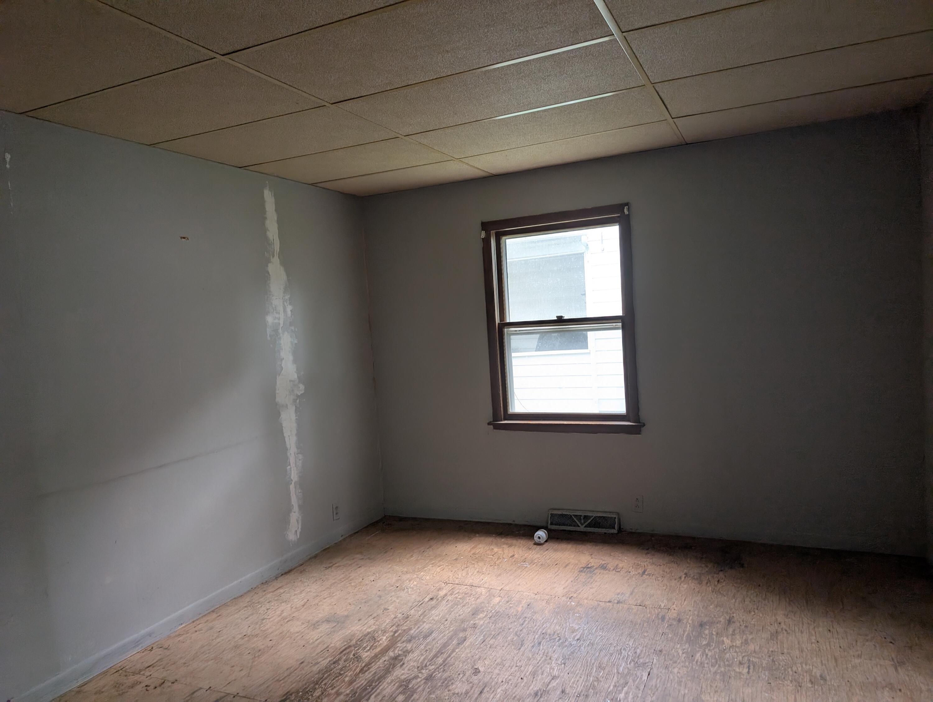 1608 2nd Street Jackson, MI 49203 - Photo 6 of 22 living area